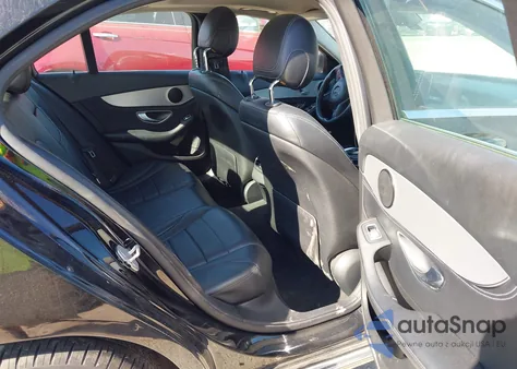 2016 Mercedes-Benz C 300 из США, поврежденный, VIN 55SWF4JB0GU121234